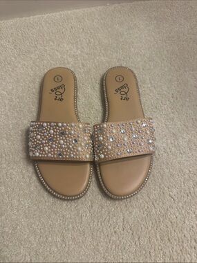 Girls sandals